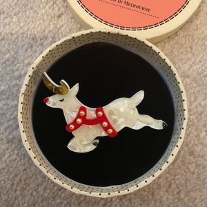 Erstwilder reindeer brooch